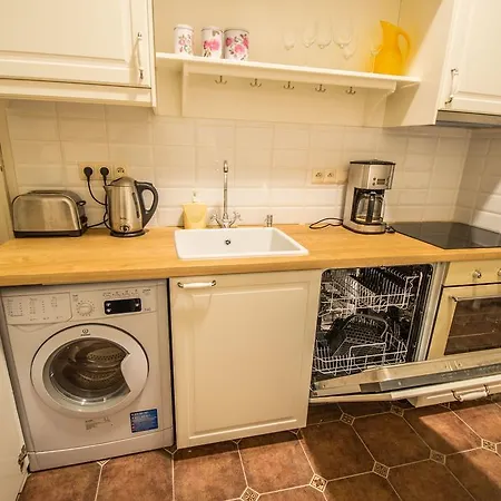 Colonial Ruterra 2bdr Apartment Prague