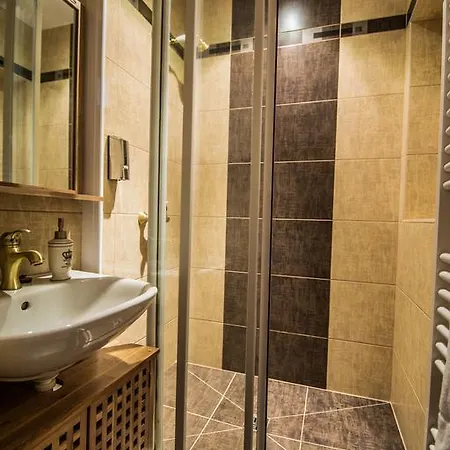 Apartment Colonial Ruterra 2bdr Prague
