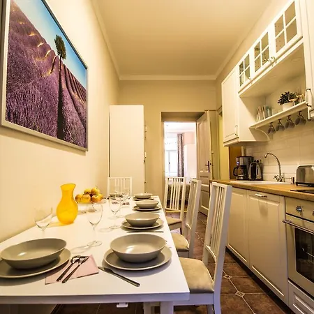 Colonial Ruterra 2bdr Apartment Prague