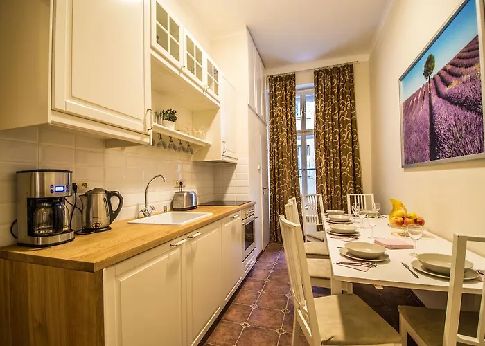 Colonial Ruterra 2bdr Lejlighed